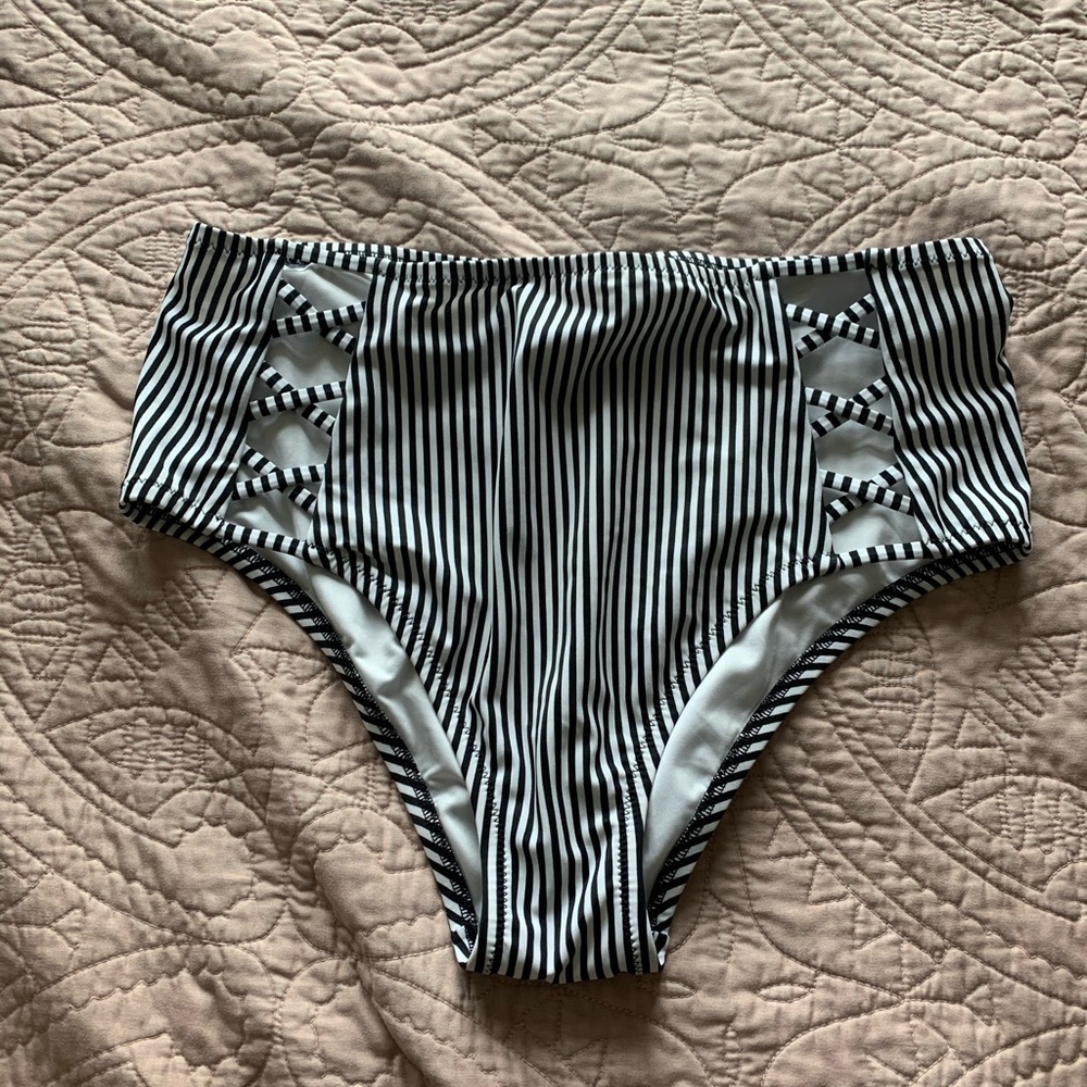 High wasted bikini bottoms
